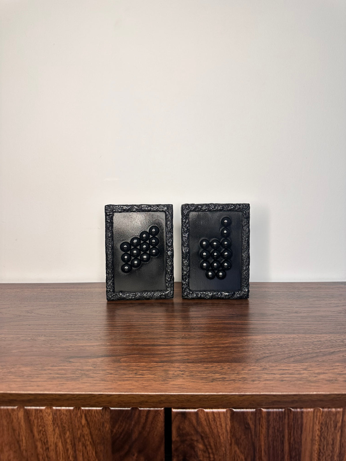 CADRES SCULPTURAUX NOIRS - PIÈCES UNIQUES & DESIGN MINIMALISTE