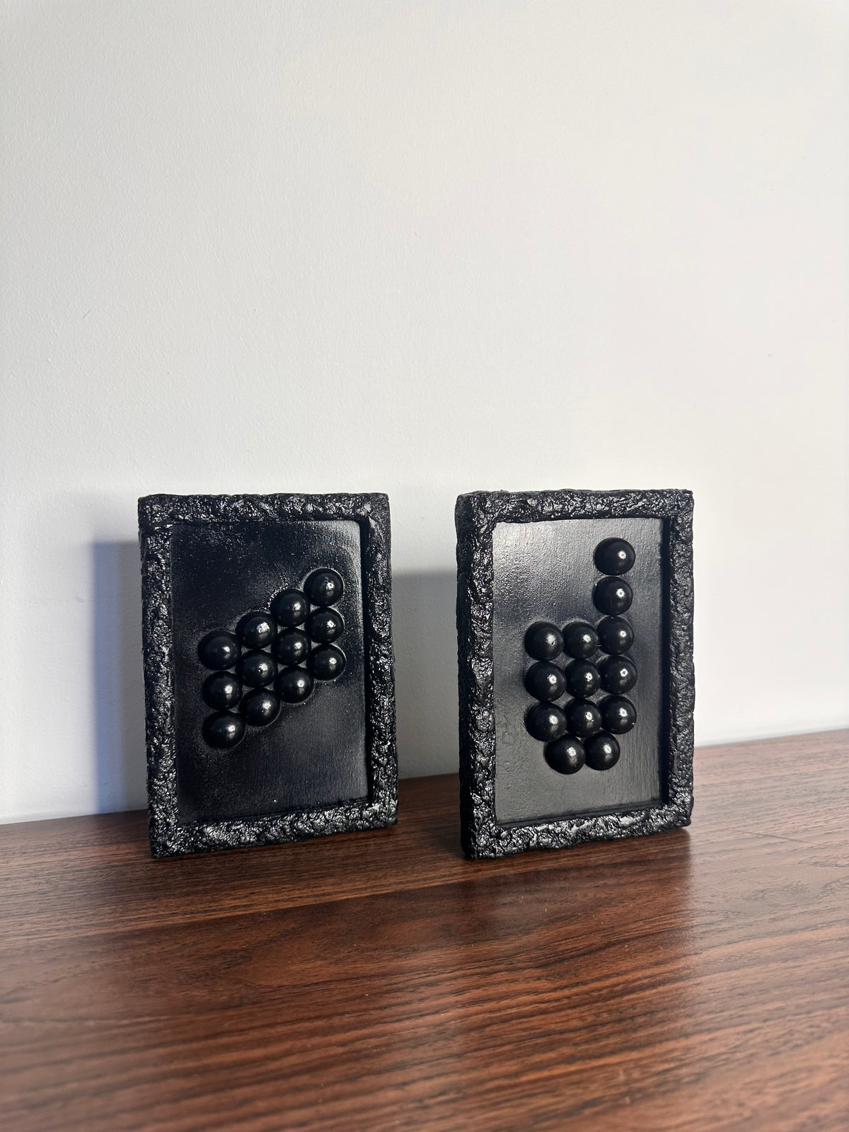 CADRES SCULPTURAUX NOIRS - PIÈCES UNIQUES & DESIGN MINIMALISTE