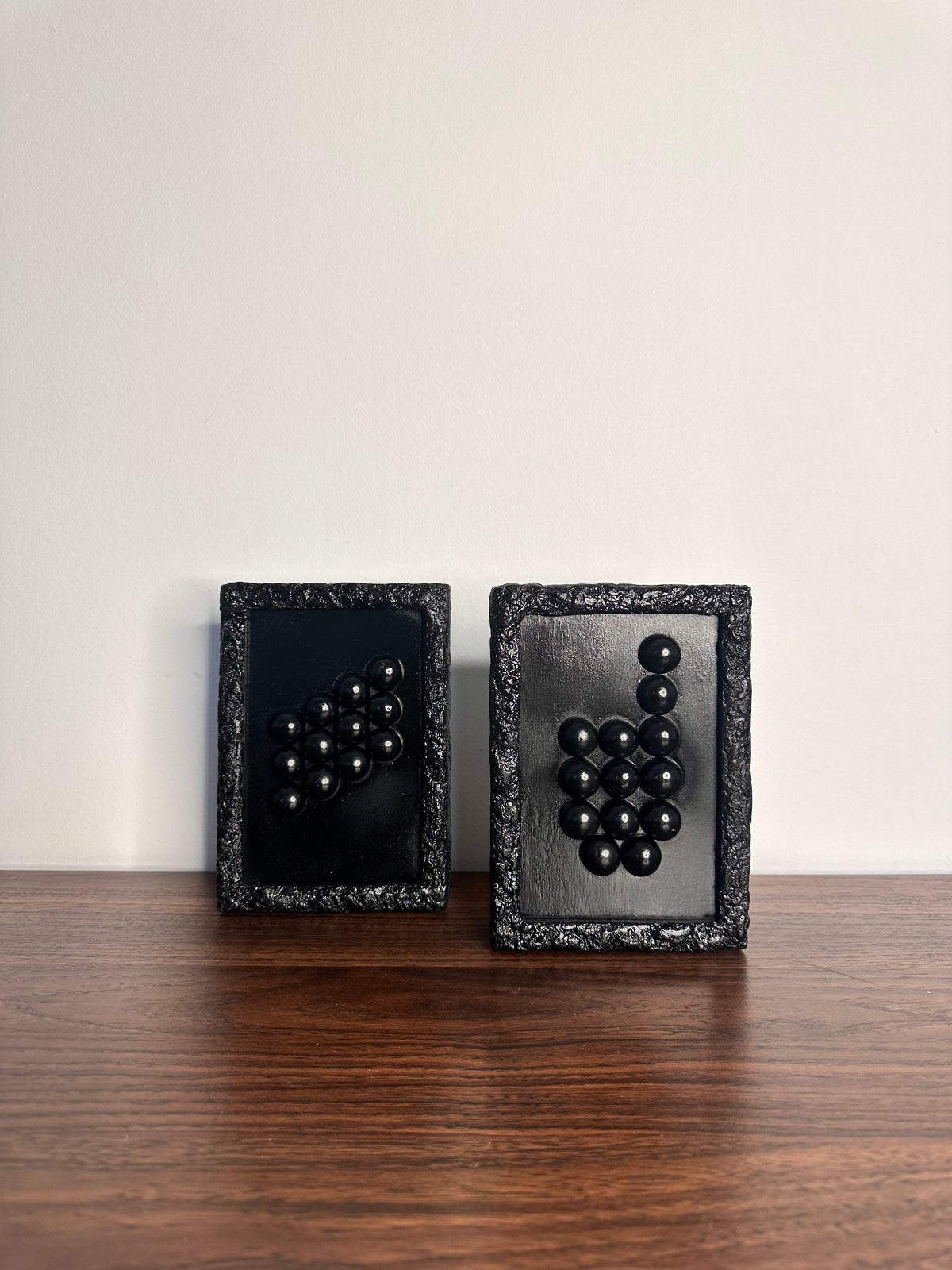 CADRES SCULPTURAUX NOIRS - PIÈCES UNIQUES & DESIGN MINIMALISTE