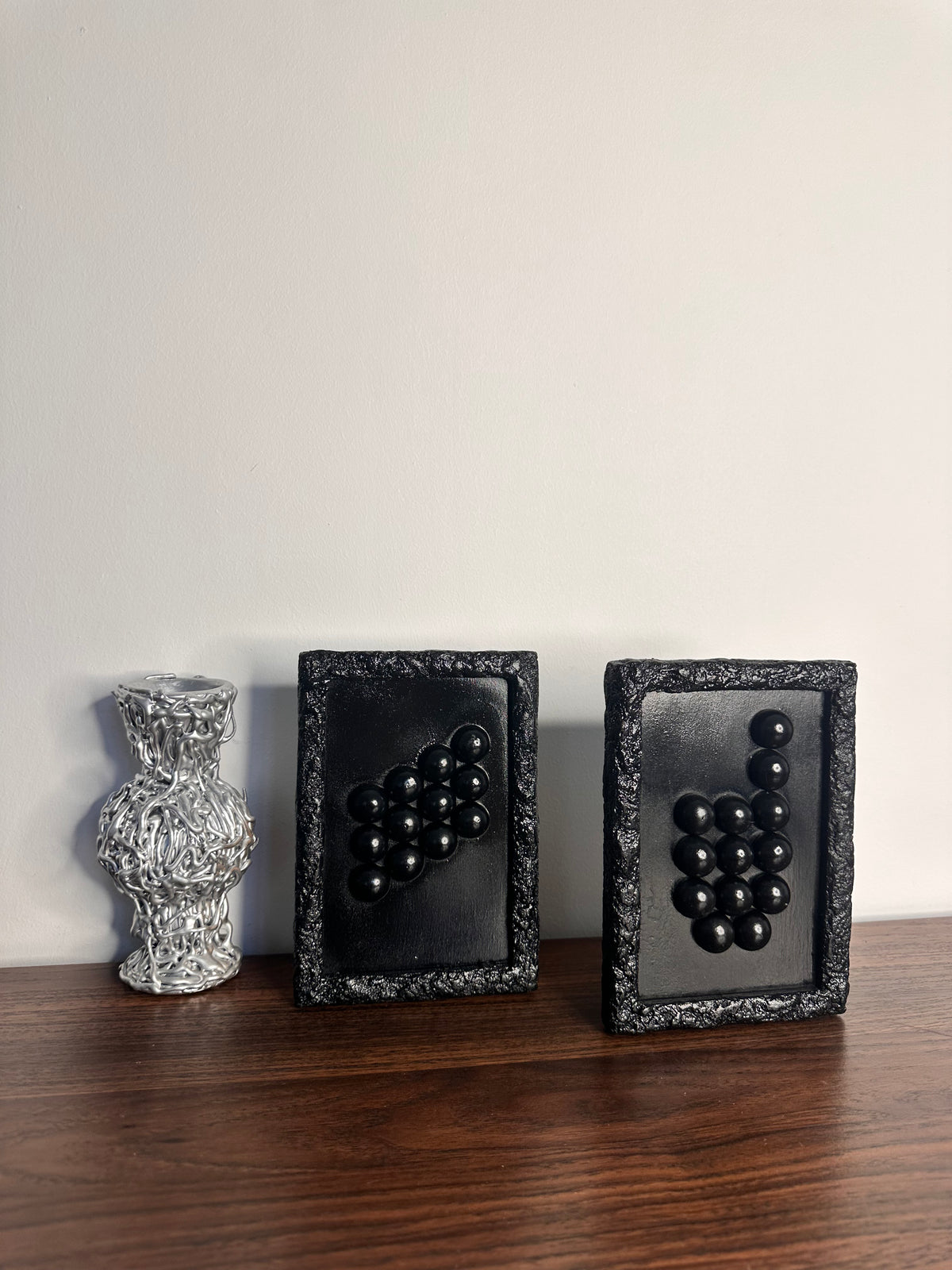 CADRES SCULPTURAUX NOIRS - PIÈCES UNIQUES & DESIGN MINIMALISTE